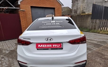 Hyundai Solaris II рестайлинг, 2018 год, 600 000 рублей, 3 фотография