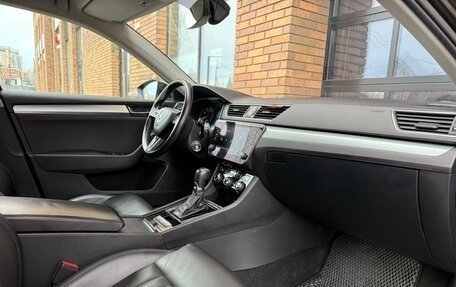 Skoda Superb III рестайлинг, 2018 год, 1 290 000 рублей, 10 фотография