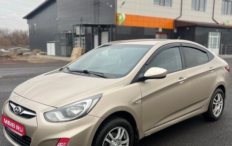 Hyundai Solaris II рестайлинг, 2013 год, 620 000 рублей, 1 фотография