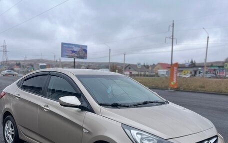 Hyundai Solaris II рестайлинг, 2013 год, 620 000 рублей, 2 фотография