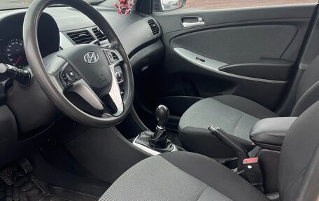 Hyundai Solaris II рестайлинг, 2013 год, 620 000 рублей, 26 фотография