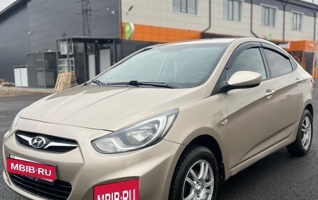 Hyundai Solaris II рестайлинг, 2013 год, 620 000 рублей, 15 фотография