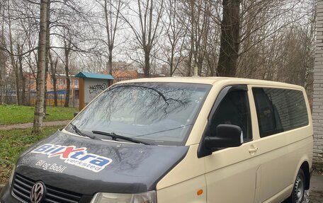 Volkswagen Caravelle T5, 2005 год, 1 100 000 рублей, 3 фотография