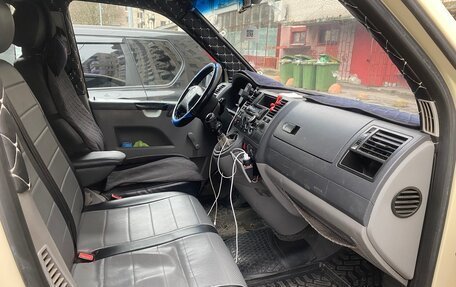 Volkswagen Caravelle T5, 2005 год, 1 100 000 рублей, 12 фотография