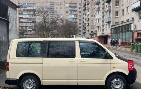 Volkswagen Caravelle T5, 2005 год, 1 100 000 рублей, 4 фотография