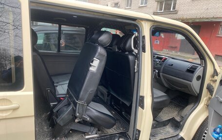 Volkswagen Caravelle T5, 2005 год, 1 100 000 рублей, 13 фотография