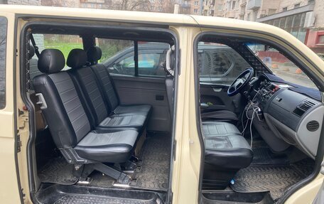 Volkswagen Caravelle T5, 2005 год, 1 100 000 рублей, 14 фотография