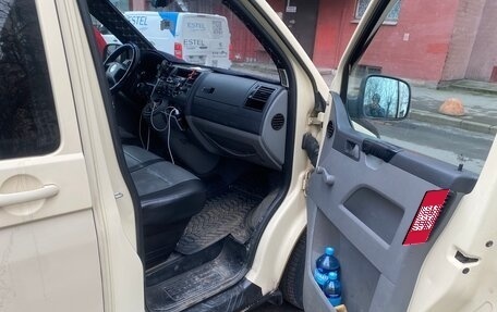 Volkswagen Caravelle T5, 2005 год, 1 100 000 рублей, 10 фотография