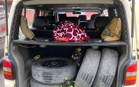 Volkswagen Caravelle T5, 2005 год, 1 100 000 рублей, 18 фотография