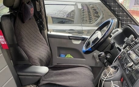 Volkswagen Caravelle T5, 2005 год, 1 100 000 рублей, 21 фотография