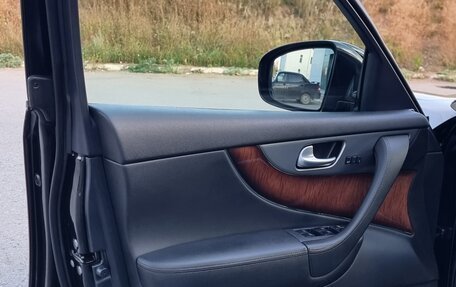 Infiniti FX II, 2011 год, 2 600 000 рублей, 22 фотография