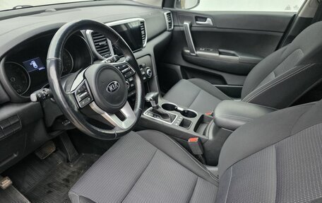 KIA Sportage IV рестайлинг, 2020 год, 2 340 000 рублей, 9 фотография