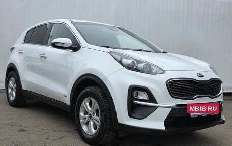 KIA Sportage IV рестайлинг, 2020 год, 2 340 000 рублей, 3 фотография