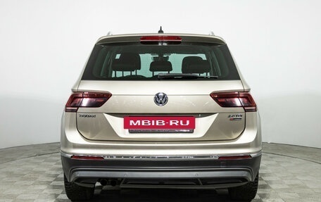 Volkswagen Tiguan II, 2017 год, 1 945 989 рублей, 6 фотография