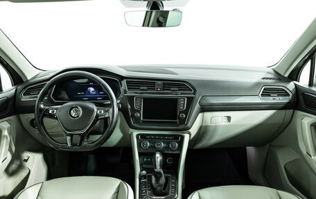 Volkswagen Tiguan II, 2017 год, 1 945 989 рублей, 13 фотография