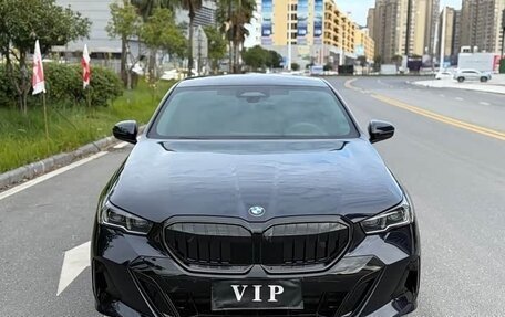 BMW 5 серия, 2025 год, 7 400 032 рублей, 2 фотография