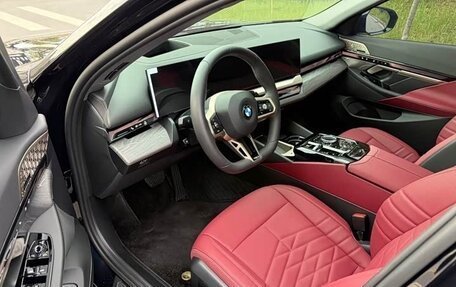 BMW 5 серия, 2025 год, 7 400 032 рублей, 6 фотография