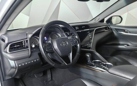 Toyota Camry, 2018 год, 2 443 000 рублей, 15 фотография