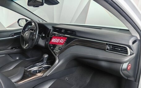 Toyota Camry, 2018 год, 2 443 000 рублей, 10 фотография