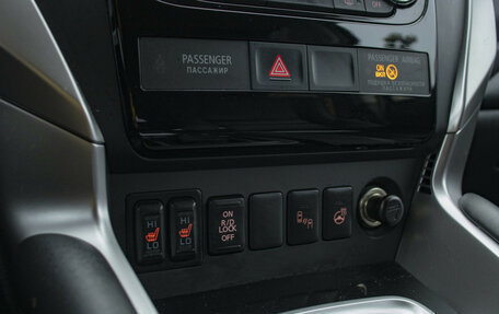 Mitsubishi Pajero Sport III рестайлинг, 2019 год, 2 892 000 рублей, 18 фотография