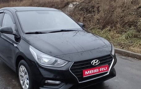 Hyundai Solaris II рестайлинг, 2017 год, 1 000 000 рублей, 1 фотография