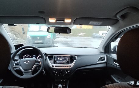 Hyundai Solaris II рестайлинг, 2017 год, 1 000 000 рублей, 7 фотография