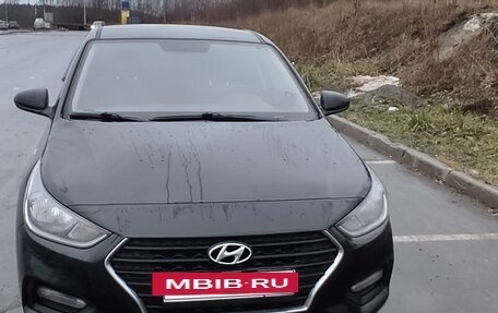 Hyundai Solaris II рестайлинг, 2017 год, 1 000 000 рублей, 6 фотография