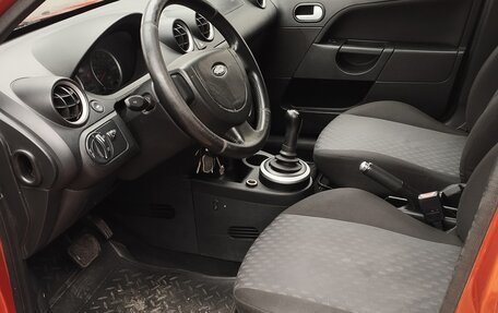 Ford Fiesta, 2004 год, 400 000 рублей, 6 фотография