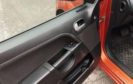 Ford Fiesta, 2004 год, 400 000 рублей, 8 фотография