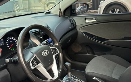 Hyundai Solaris II рестайлинг, 2011 год, 700 000 рублей, 4 фотография