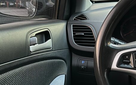 Hyundai Solaris II рестайлинг, 2011 год, 700 000 рублей, 5 фотография