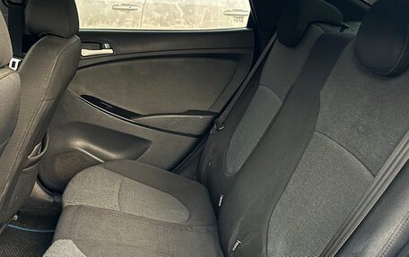 Hyundai Solaris II рестайлинг, 2011 год, 700 000 рублей, 6 фотография