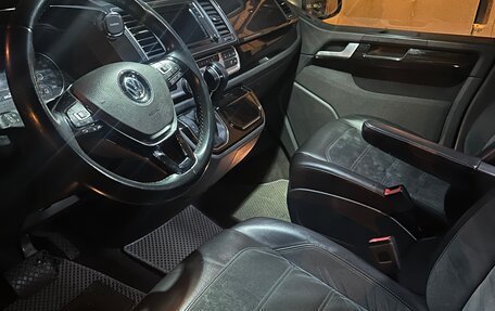 Volkswagen Multivan T6 рестайлинг, 2019 год, 7 150 000 рублей, 10 фотография