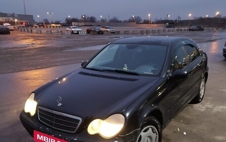 Mercedes-Benz C-Класс, 2004 год, 510 000 рублей, 1 фотография