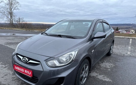 Hyundai Solaris II рестайлинг, 2011 год, 535 000 рублей, 3 фотография