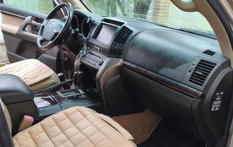 Toyota Land Cruiser 200, 2010 год, 3 450 000 рублей, 8 фотография