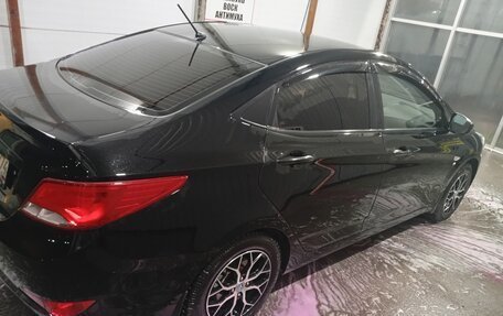 Hyundai Solaris II рестайлинг, 2015 год, 1 175 000 рублей, 4 фотография