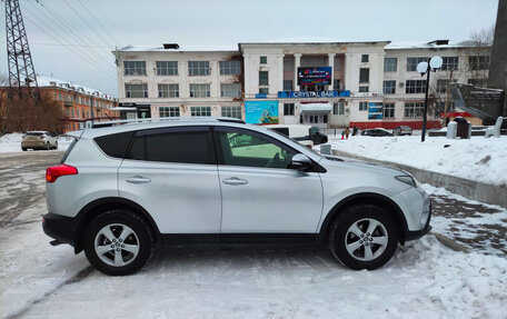 Toyota RAV4, 2015 год, 2 400 000 рублей, 4 фотография