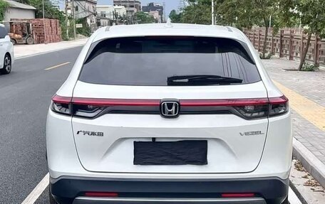 Honda Vezel, 2024 год, 2 284 000 рублей, 3 фотография