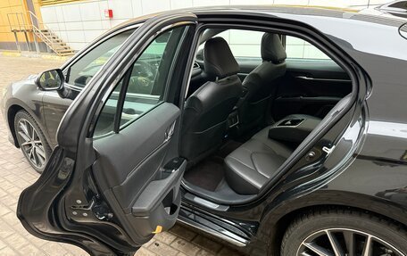 Toyota Camry, 2023 год, 3 950 000 рублей, 13 фотография