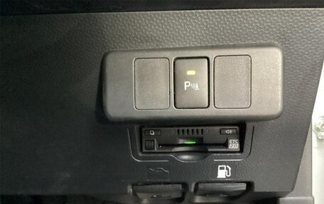 Toyota Roomy I, 2022 год, 931 000 рублей, 8 фотография