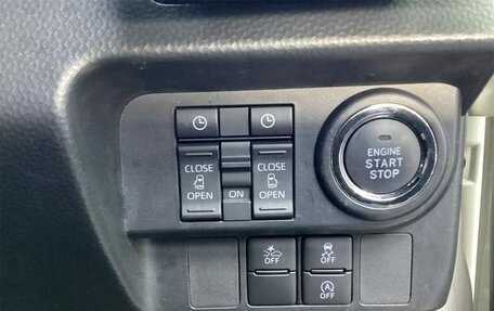 Toyota Roomy I, 2022 год, 931 000 рублей, 9 фотография