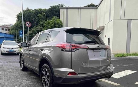 Toyota RAV4, 2019 год, 2 270 000 рублей, 7 фотография