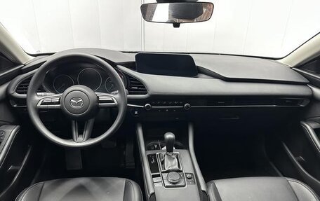 Mazda 3, 2022 год, 1 830 000 рублей, 16 фотография