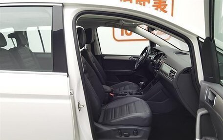 Volkswagen Touran III, 2020 год, 2 400 000 рублей, 11 фотография