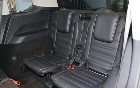 Volkswagen Touran III, 2020 год, 2 400 000 рублей, 13 фотография