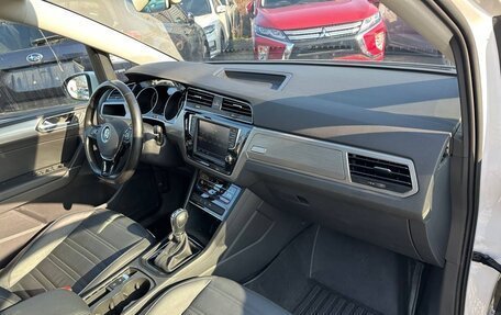 Volkswagen Touran III, 2020 год, 2 400 000 рублей, 8 фотография