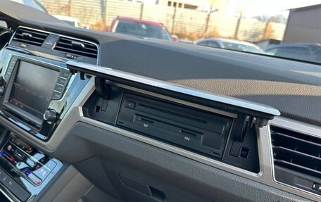 Volkswagen Touran III, 2020 год, 2 400 000 рублей, 9 фотография