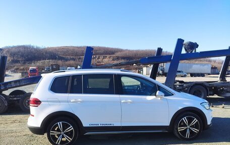 Volkswagen Touran III, 2020 год, 2 400 000 рублей, 6 фотография