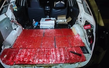 Mazda Familia Y11, 2000 год, 198 000 рублей, 3 фотография